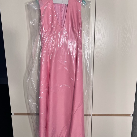 LEO LIN
Elegant Pink Sleeveless Midi Dress - Picture 8 of 8